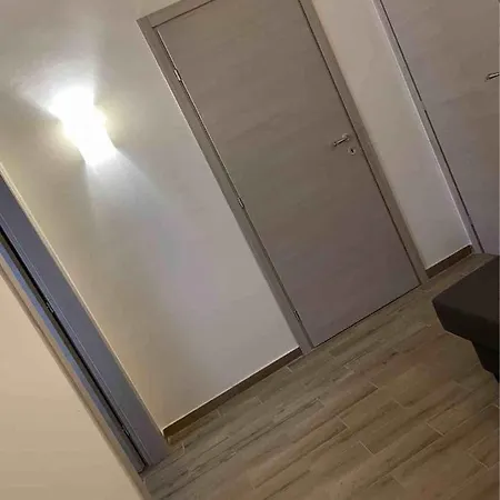 Viale84 شقة